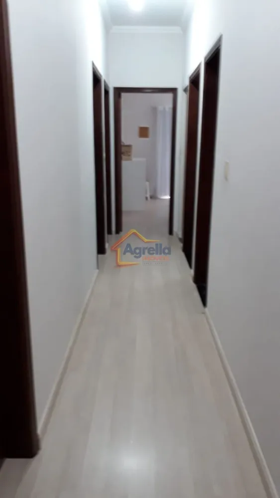 Casa, 4 quartos, 246 m² - Foto 1