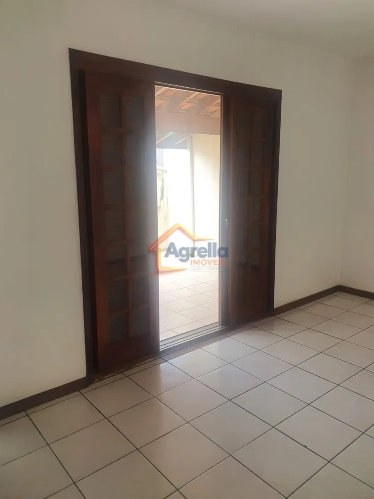 Casa, 2 quartos, 200 m² - Foto 1