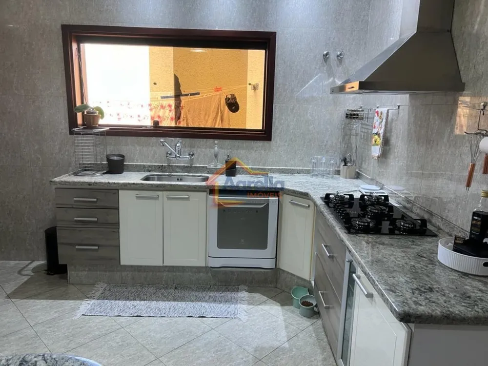 Casa, 3 quartos, 232 m² - Foto 5
