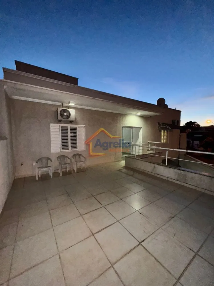 Casa, 3 quartos, 217 m² - Foto 4