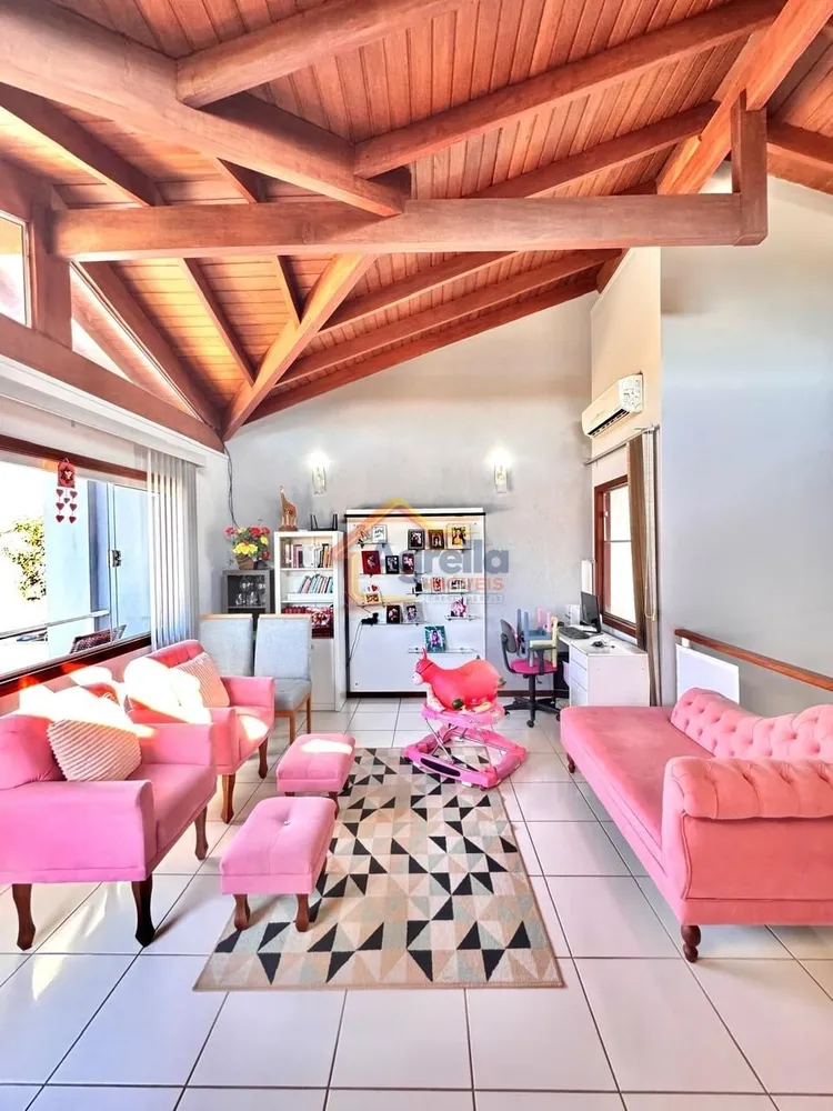 Casa, 3 quartos, 228 m² - Foto 3