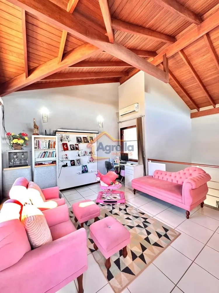 Casa, 3 quartos, 228 m² - Foto 2