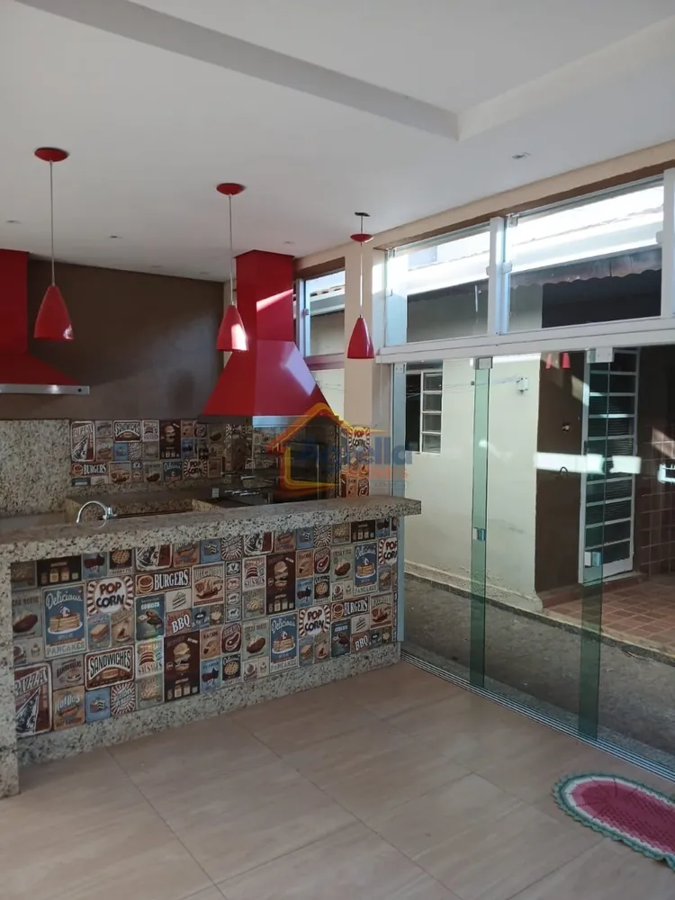Casa, 3 quartos, 200 m² - Foto 1