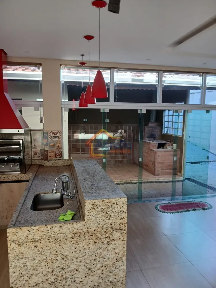 Casa, 3 quartos, 200 m² - Foto 2