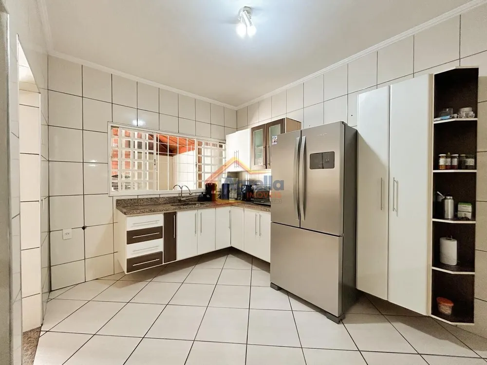 Casa, 3 quartos, 168 m² - Foto 3