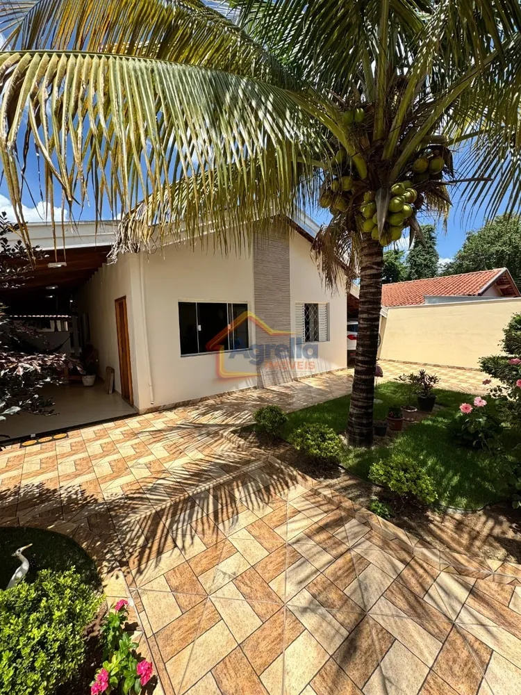 Casa, 3 quartos, 230 m² - Foto 1