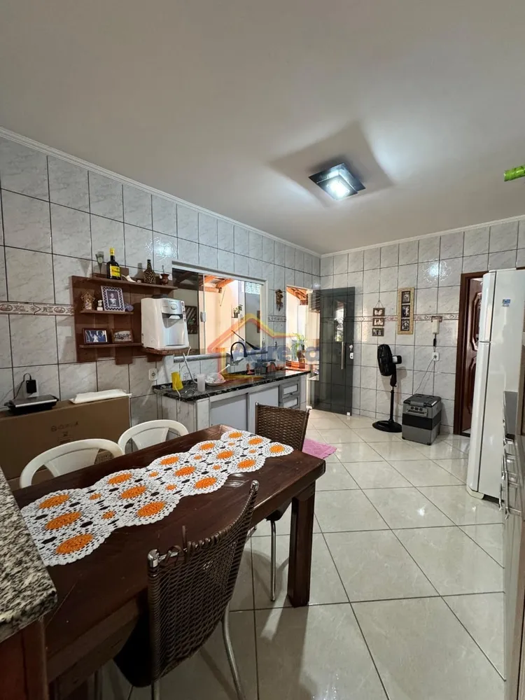 Casa, 3 quartos, 230 m² - Foto 4