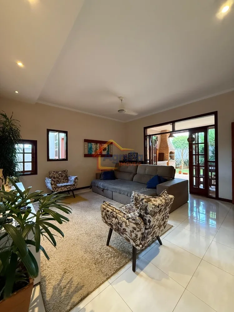 Casa, 3 quartos, 220 m² - Foto 4