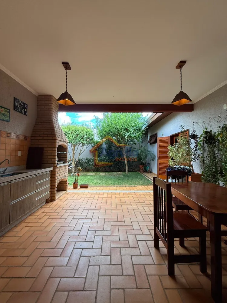 Casa, 3 quartos, 220 m² - Foto 3