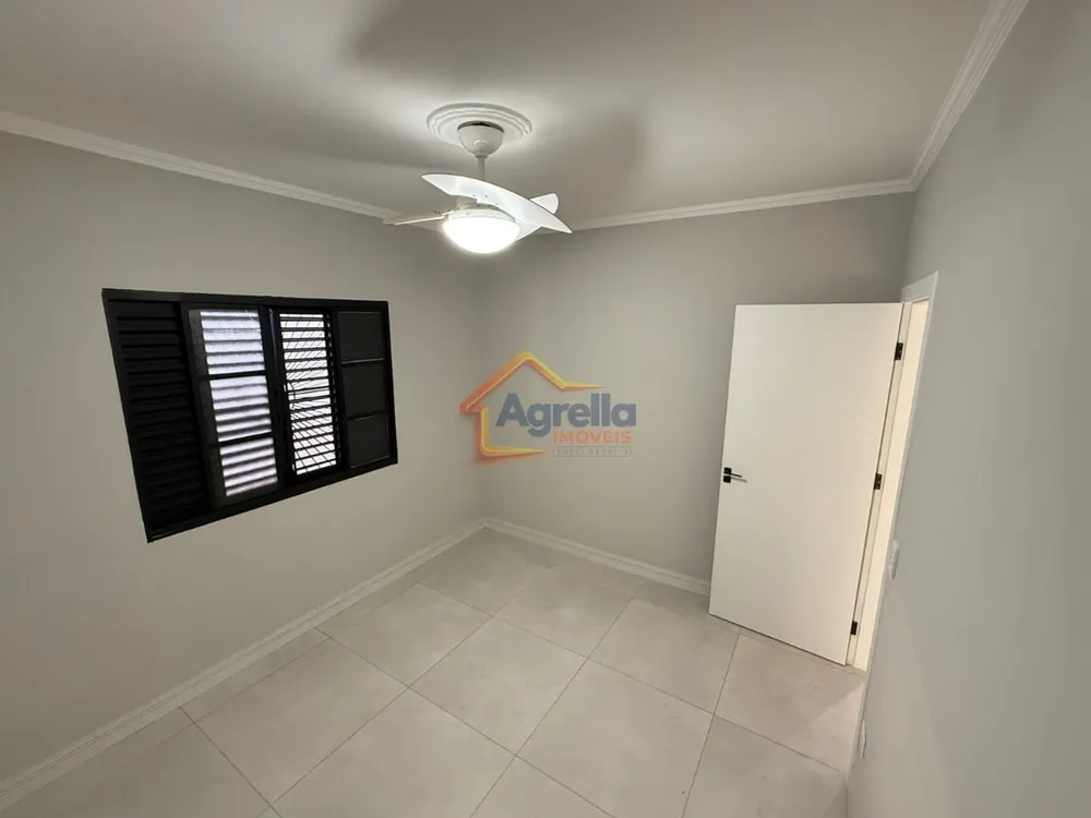 Casa, 3 quartos, 209 m² - Foto 2