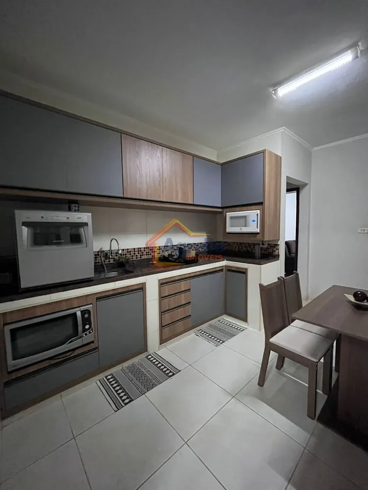 Casa, 3 quartos, 233 m² - Foto 4