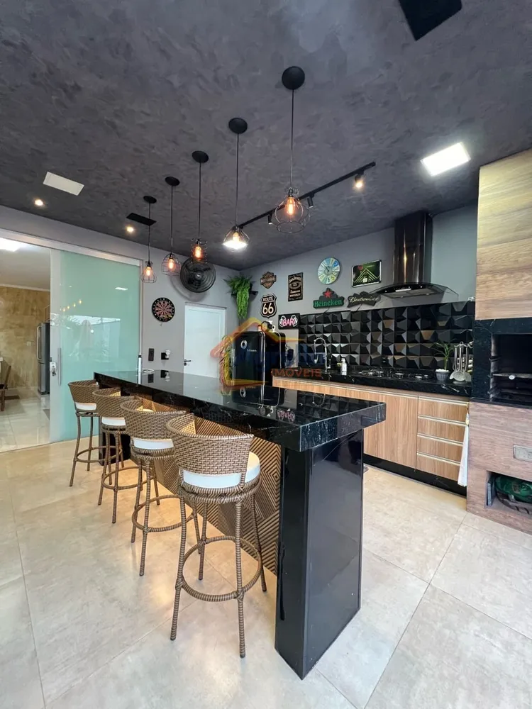 Casa, 3 quartos, 290 m² - Foto 1