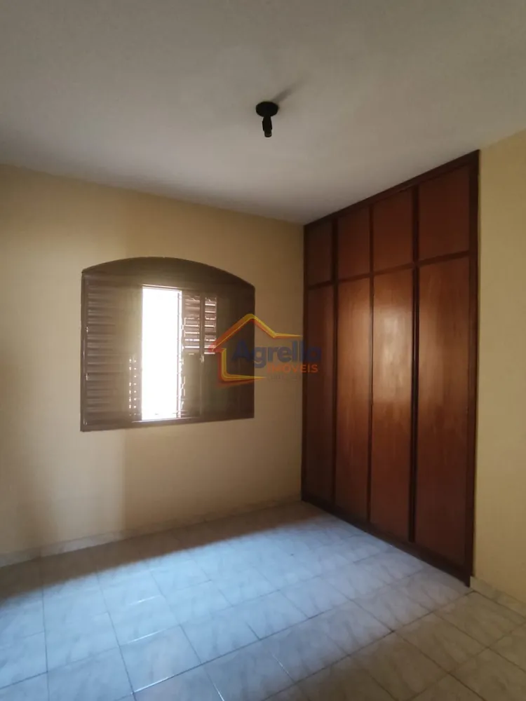 Casa, 3 quartos, 202 m² - Foto 2