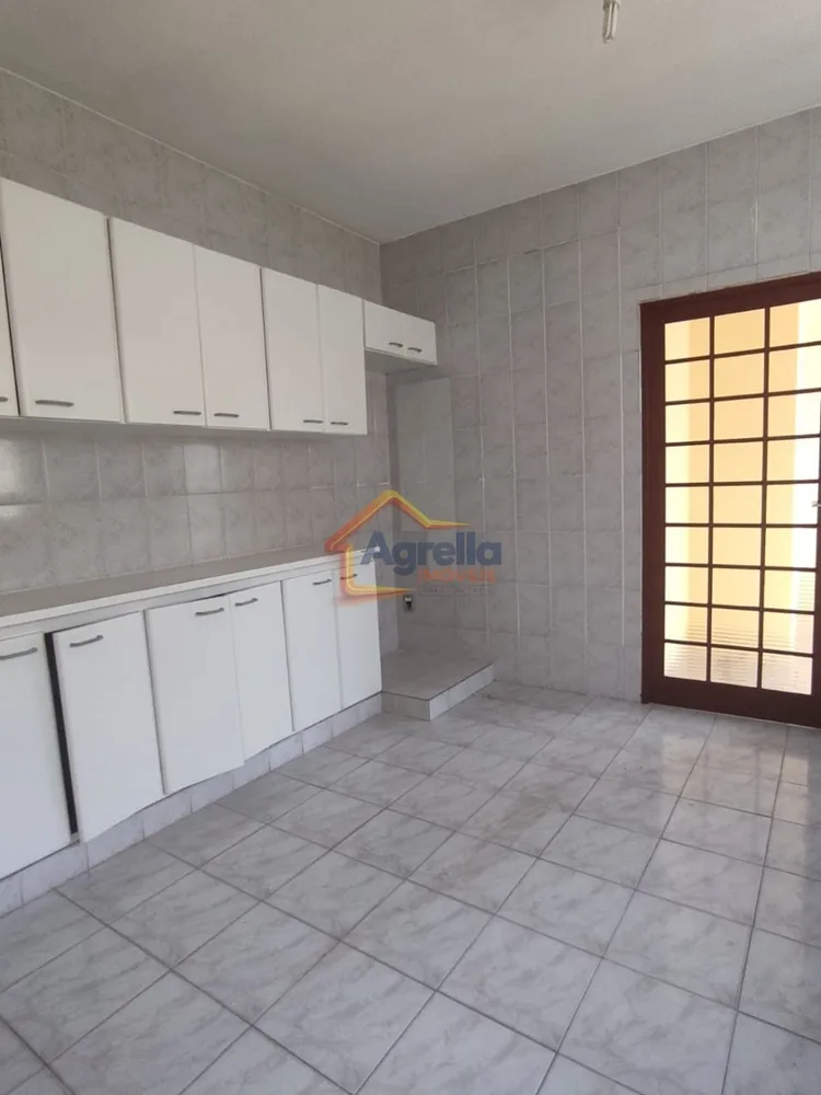 Casa, 3 quartos, 202 m² - Foto 4