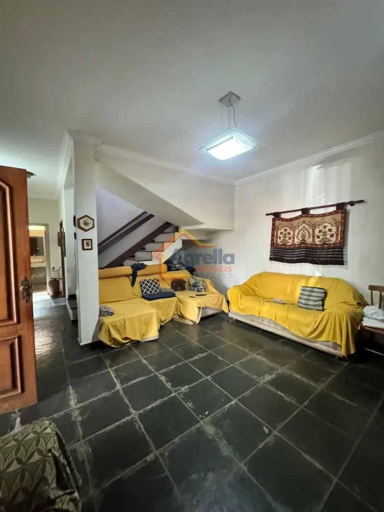 Casa, 3 quartos, 285 m² - Foto 1