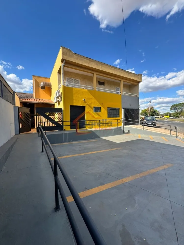 Casa, 3 quartos, 285 m² - Foto 2
