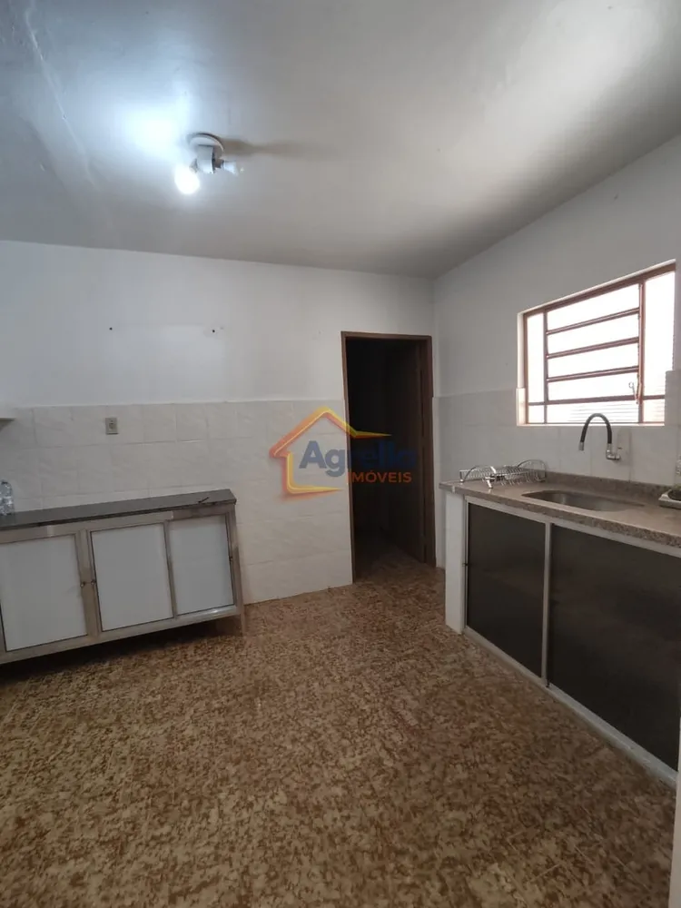 Chácara, 3 quartos, 219 m² - Foto 1