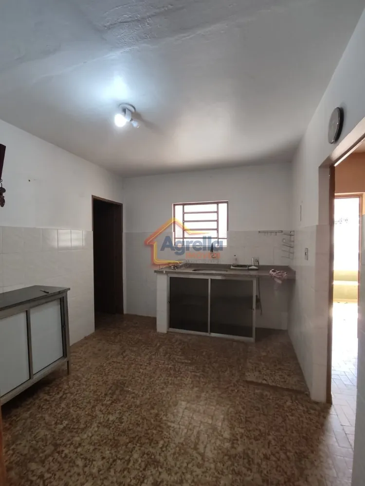 Chácara, 3 quartos, 219 m² - Foto 2