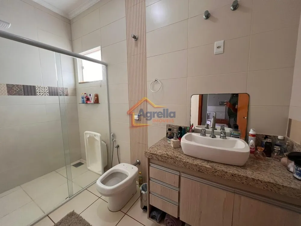 Casa, 3 quartos, 180 m² - Foto 1