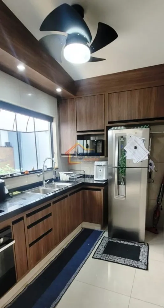 Casa, 3 quartos, 250 m² - Foto 2
