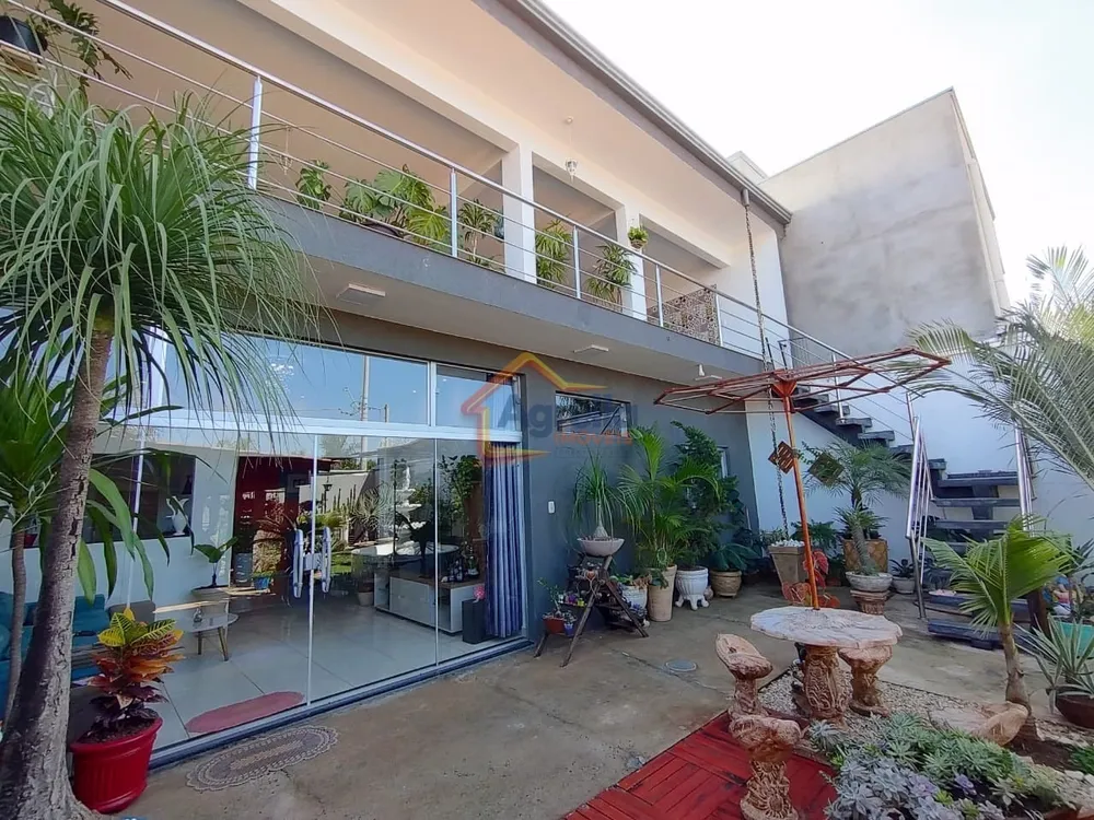 Casa, 4 quartos, 205 m² - Foto 1