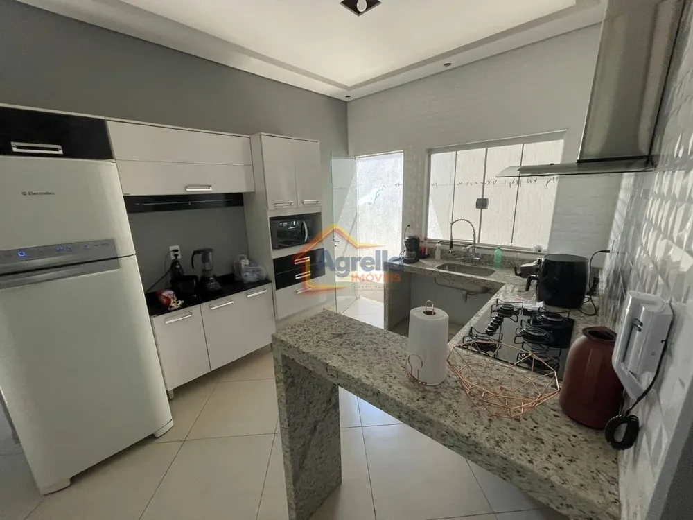 Casa, 3 quartos, 160 m² - Foto 2