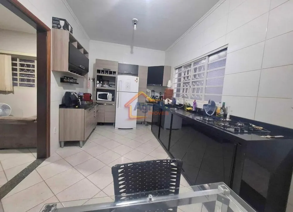 Casa, 3 quartos, 130 m² - Foto 1