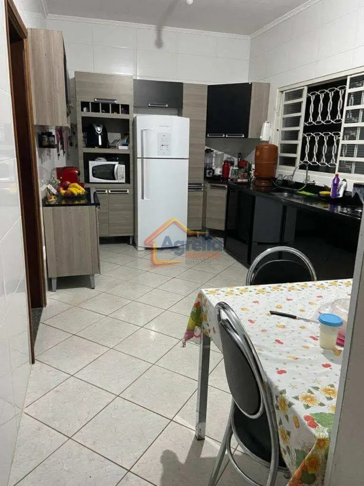 Casa, 3 quartos, 130 m² - Foto 2