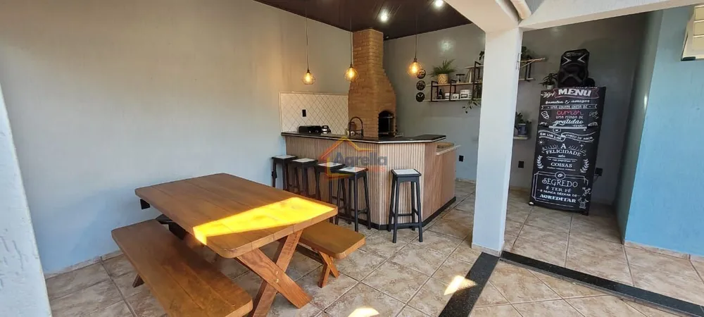 Casa, 3 quartos, 243 m² - Foto 2