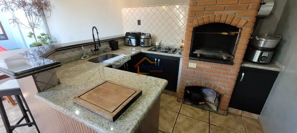Casa, 3 quartos, 243 m² - Foto 3