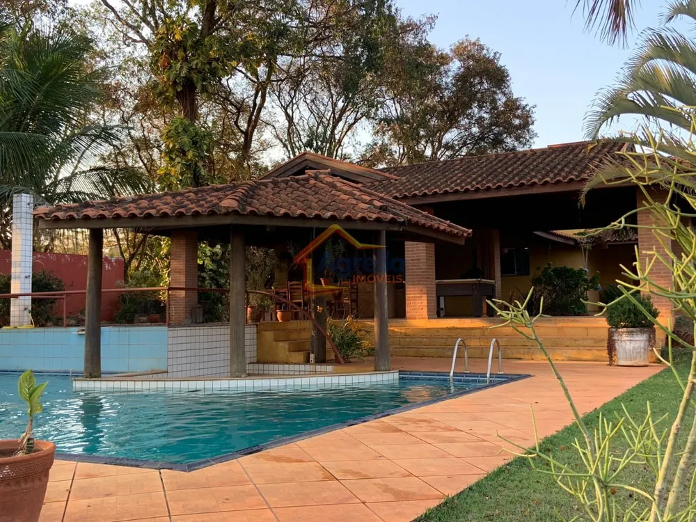 Chácara, 4 quartos, 450 m² - Foto 1