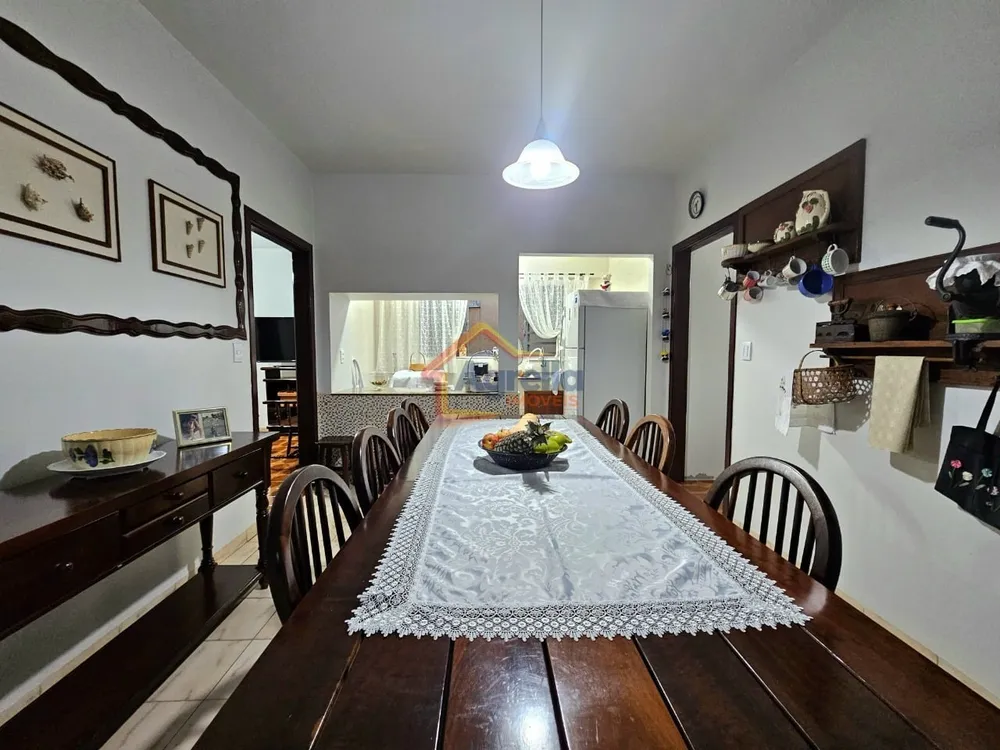 Casa, 3 quartos, 256 m² - Foto 1