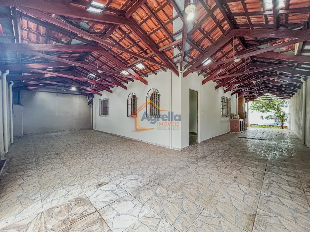 Casa, 3 quartos, 220 m² - Foto 1