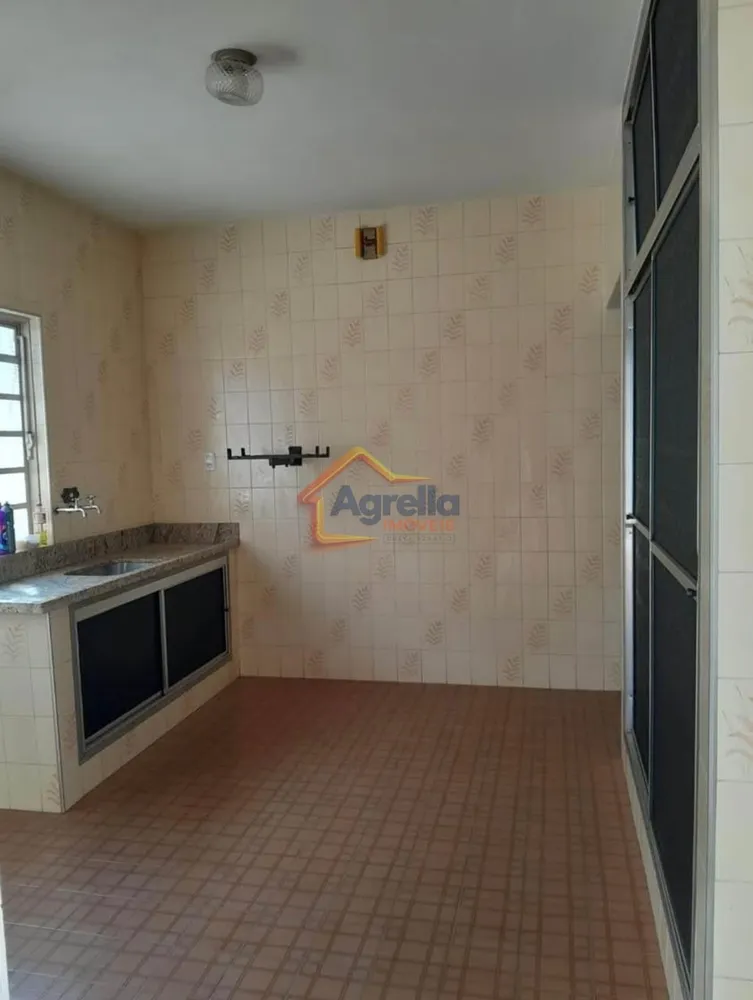 Casa, 3 quartos, 131 m² - Foto 2