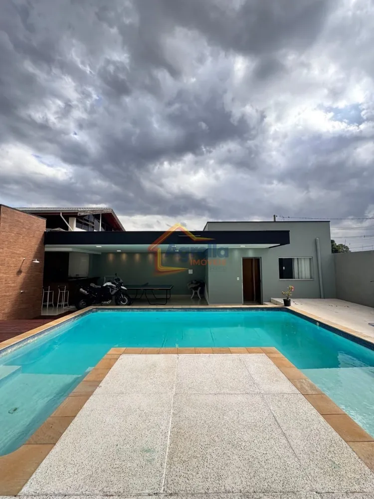 Casa, 4 quartos, 220 m² - Foto 2
