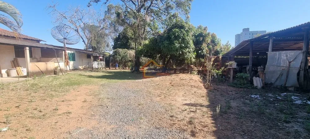 Chácara, 3 quartos, 423 m² - Foto 1