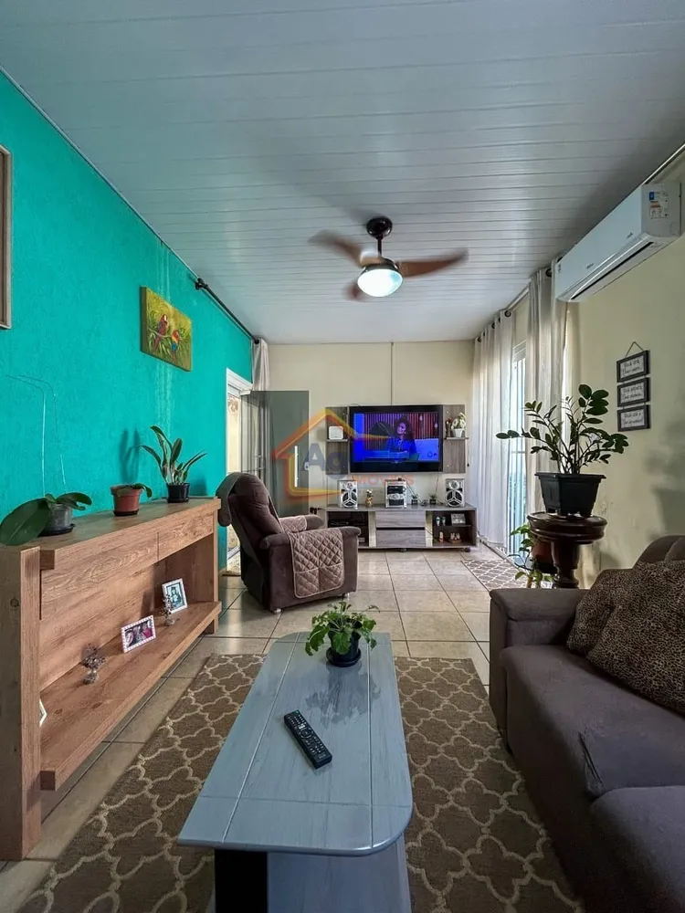 Casa, 3 quartos, 131 m² - Foto 1