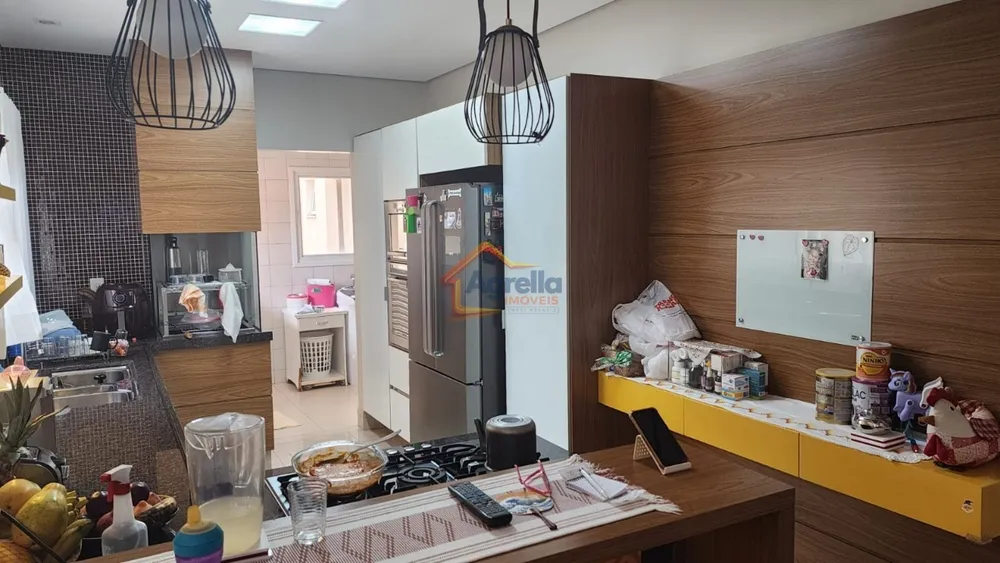 Casa, 3 quartos, 247 m² - Foto 2