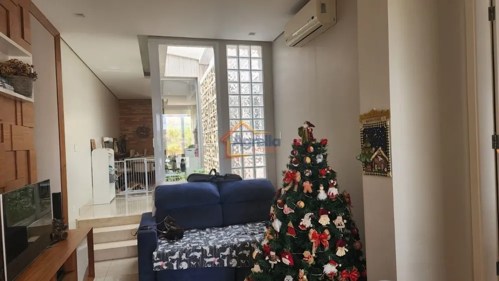 Casa, 3 quartos, 247 m² - Foto 1
