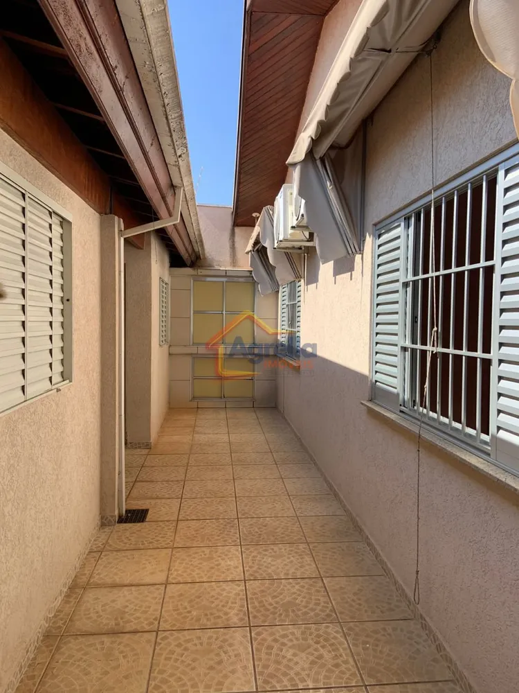Casa, 3 quartos, 240 m² - Foto 2