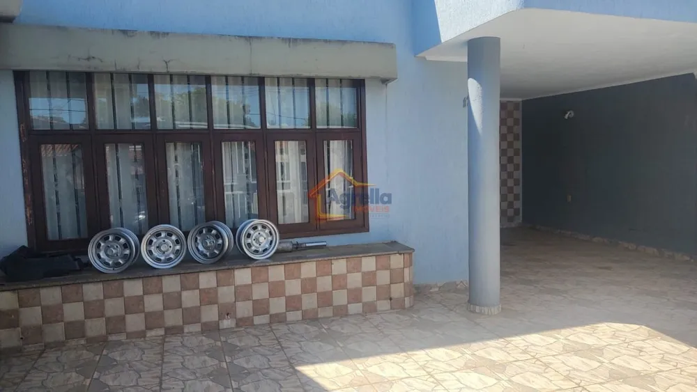 Casa, 3 quartos, 265 m² - Foto 1