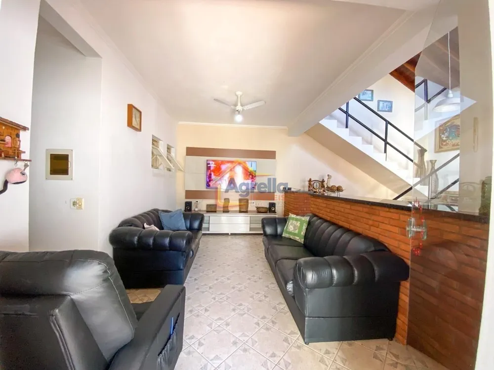 Casa, 3 quartos, 258 m² - Foto 2