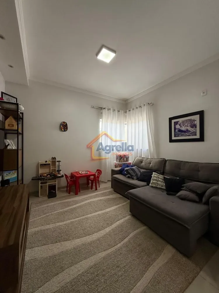 Casa, 3 quartos, 200 m² - Foto 1