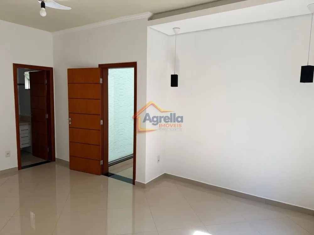 Casa, 3 quartos, 230 m² - Foto 3