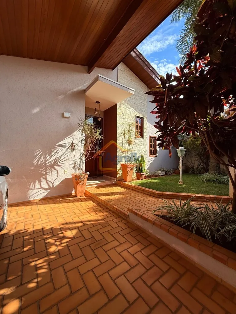 Casa, 3 quartos, 220 m² - Foto 1