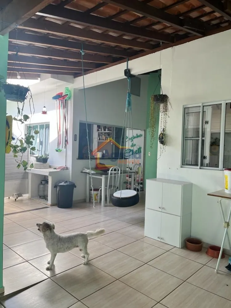 Casa, 3 quartos, 214 m² - Foto 2