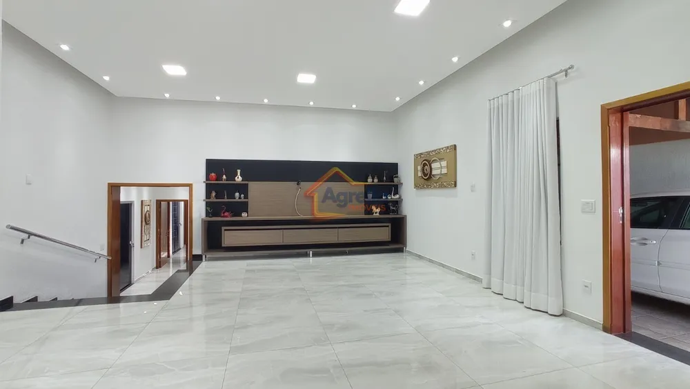 Casa, 4 quartos, 263 m² - Foto 1
