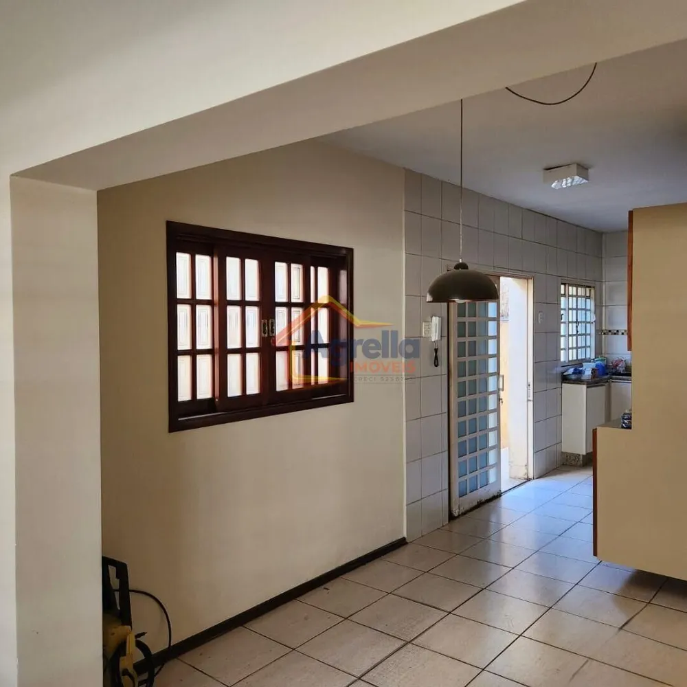 Casa, 3 quartos, 141 m² - Foto 2