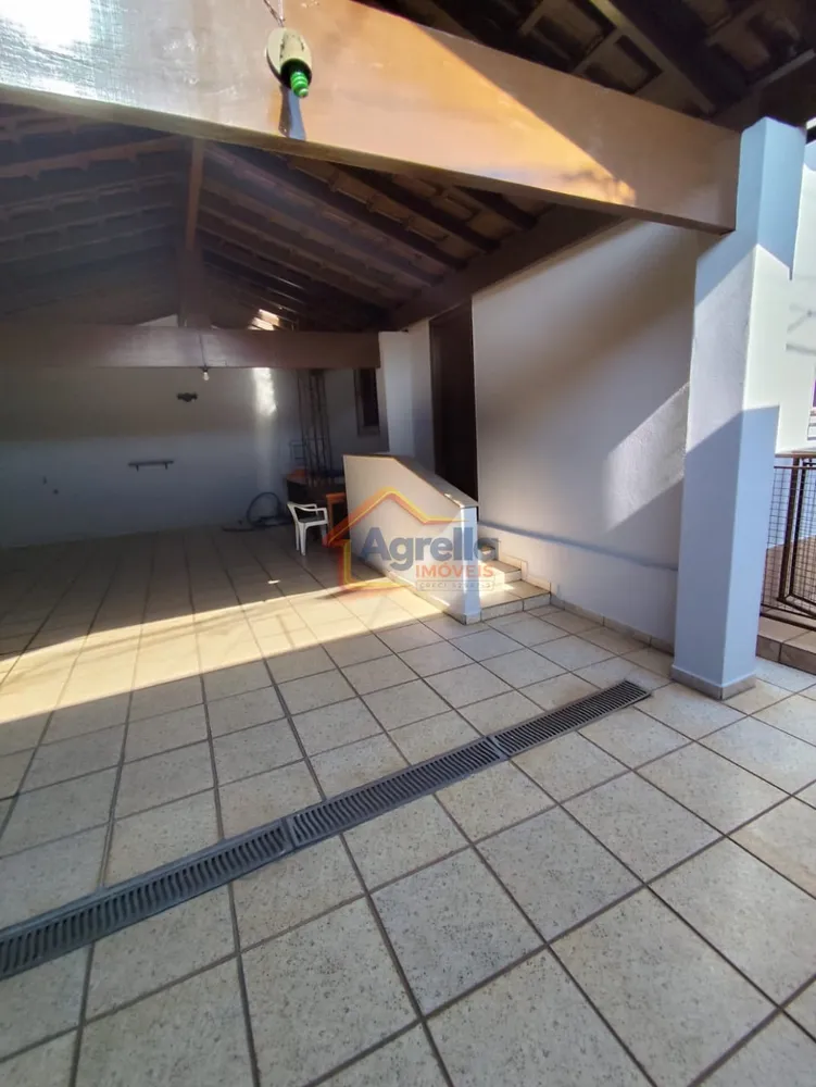 Casa, 3 quartos, 244 m² - Foto 1