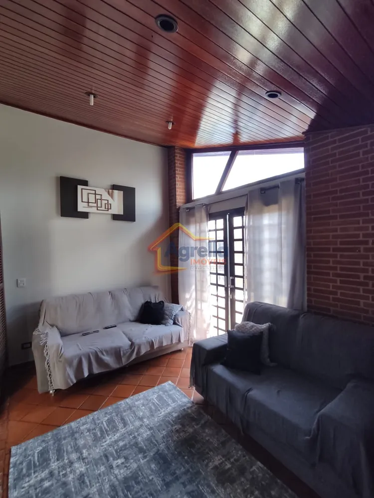 Casa, 3 quartos, 179 m² - Foto 1